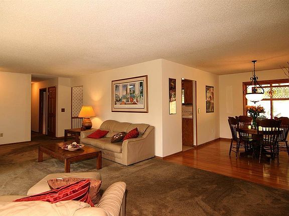 4th image of 406 136th St W