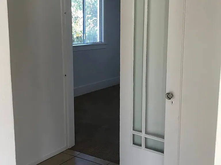 1624 Macarthur Blvd — Photo 15