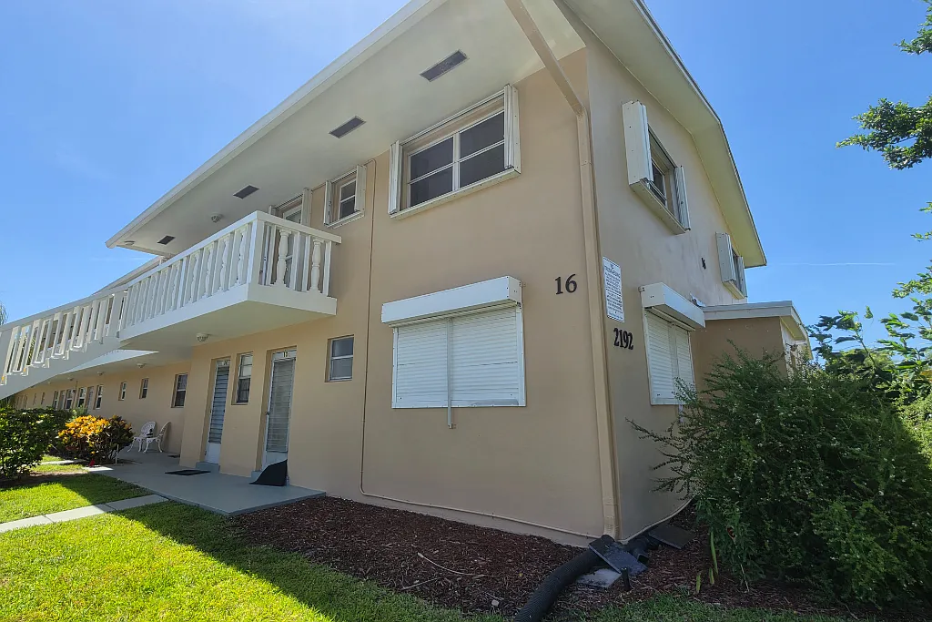 1 bed, 1.5 bath, 624 sqft, $1,475 — Photo 2