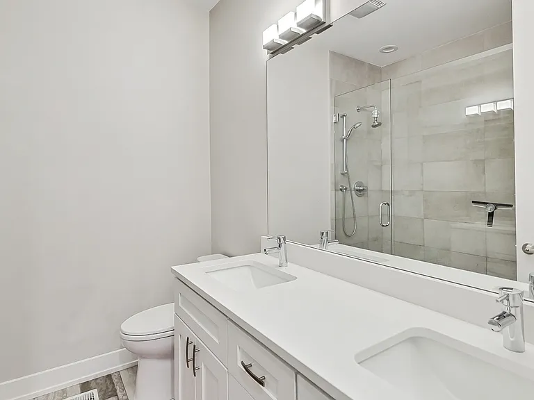 2745 N Ashland Ave #1 — Photo 12