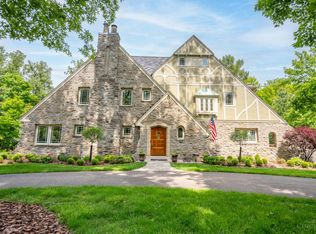 6 Forest Hill Dr, Cincinnati, OH 45208