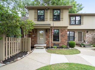 951 Sherwood Forest Dr, Rochester, MI 48307