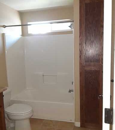3rd image of 512 Spring Valley Dr