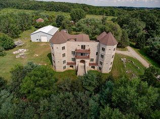 N7040 Saucer Dr, Watertown, WI 53094