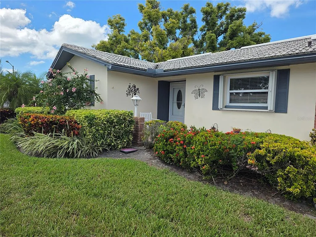 2 bed, 2.0 bath, 1400 sqft, $2,850 — Photo 2
