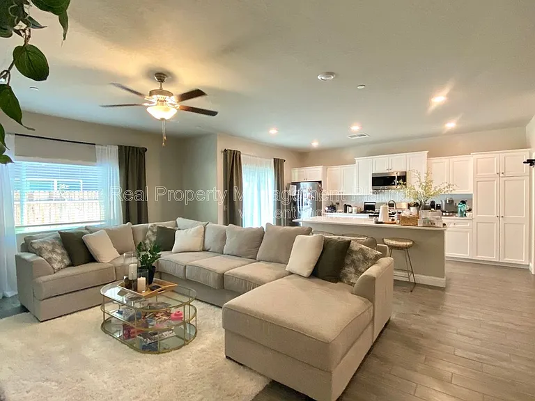 6213 E Garland Ave — Photo 11