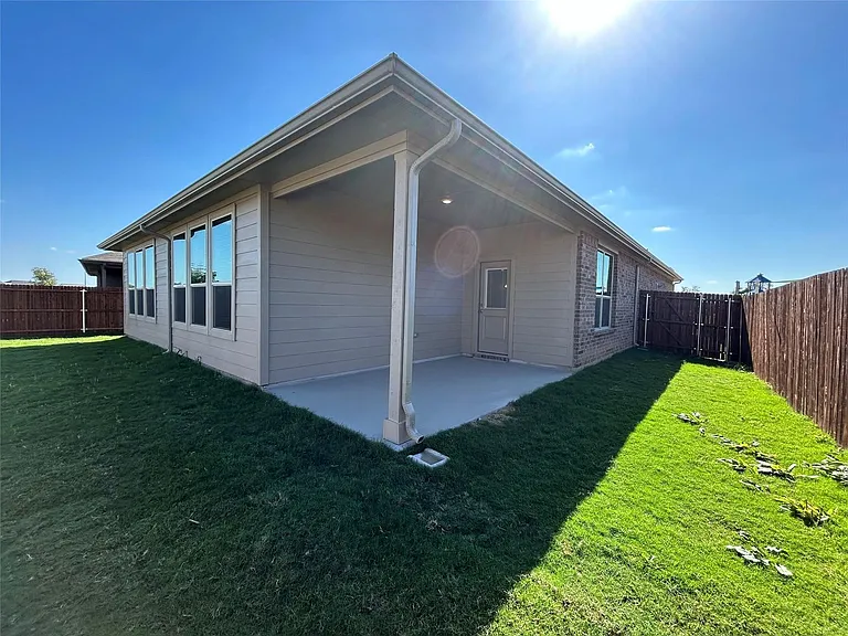 16012 Bronte Ln — Photo 19