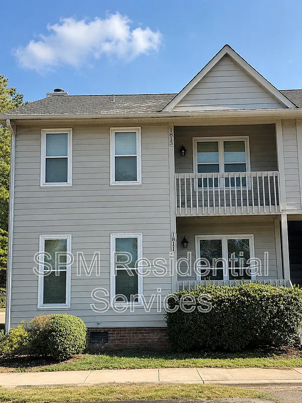Savannah Court Condominiums — Photo 1