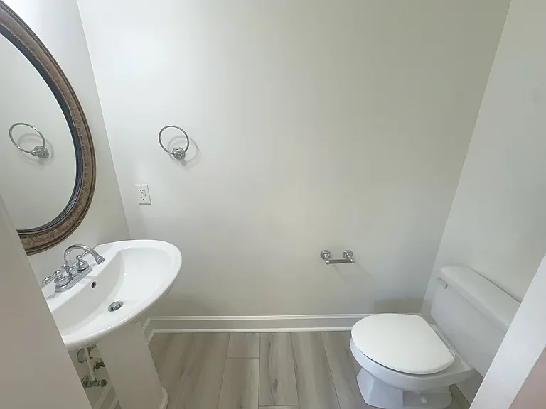 3650 Victoria Dr — Photo 16