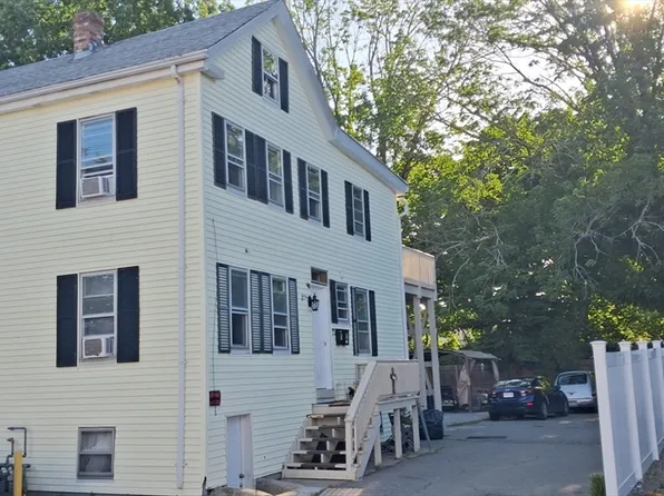 90 School St, Taunton, MA 02780