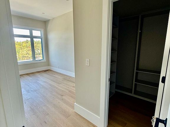 3rd image of 79A River St