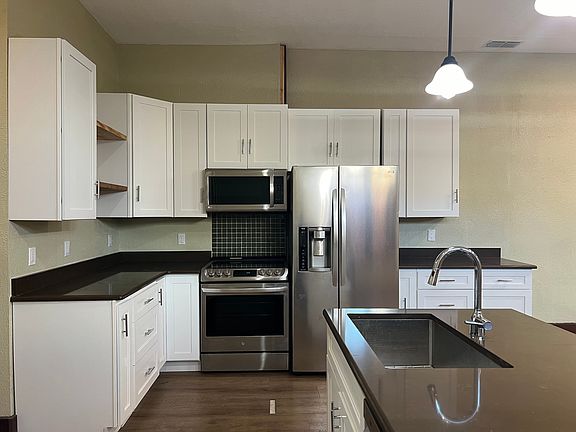 3rd image of 113 S Lamar St #1