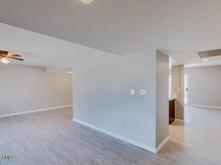 831 E Stephens Dr — Photo 5