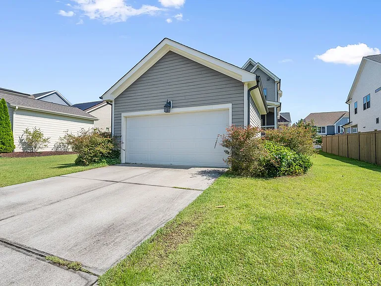 1813 Iron Mill Dr — Photo 18