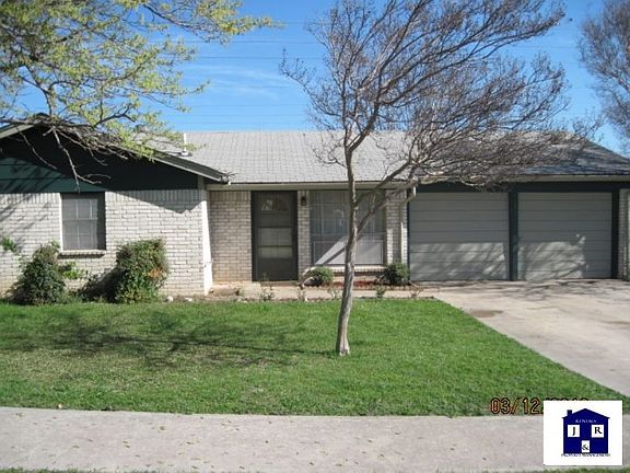 2nd image of 1208 Sherry Ln