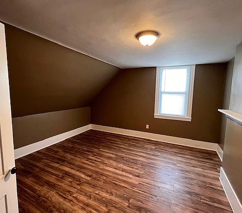 5th image of 31-33 Tremont St #1