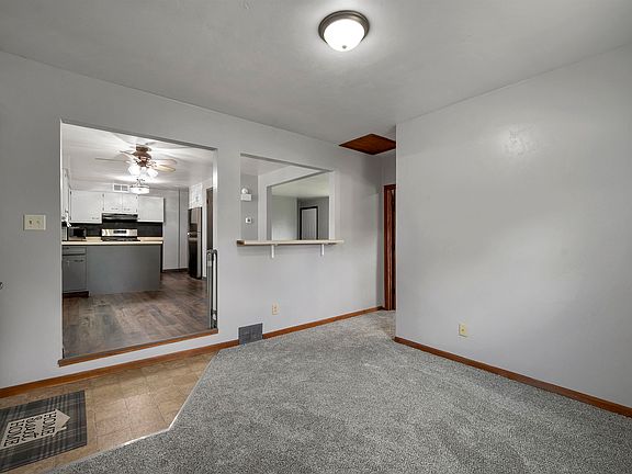 3rd image of 2110 Elmview Dr