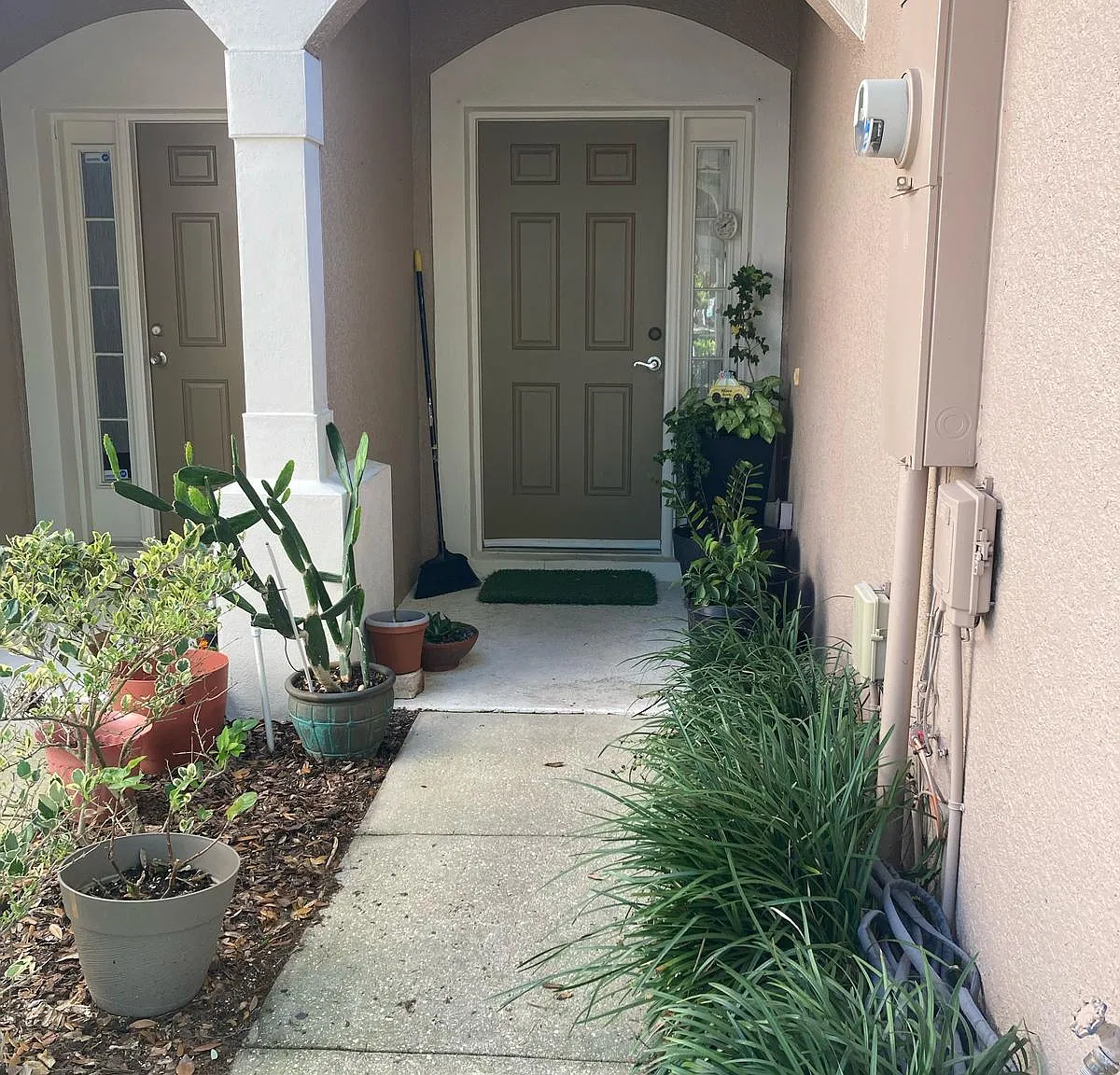 3 bed, 2.5 bath, 1555 sqft, $2,150 — Photo 2