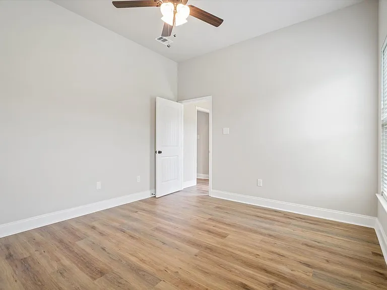 950 Gibson Ct — Photo 13