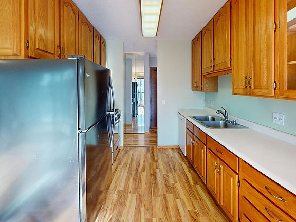3rd image of 4101 Parklawn Ave APT 336