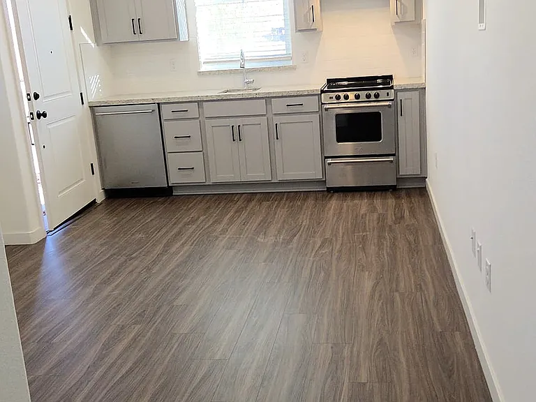 675 E Diaz Ln — Photo 13
