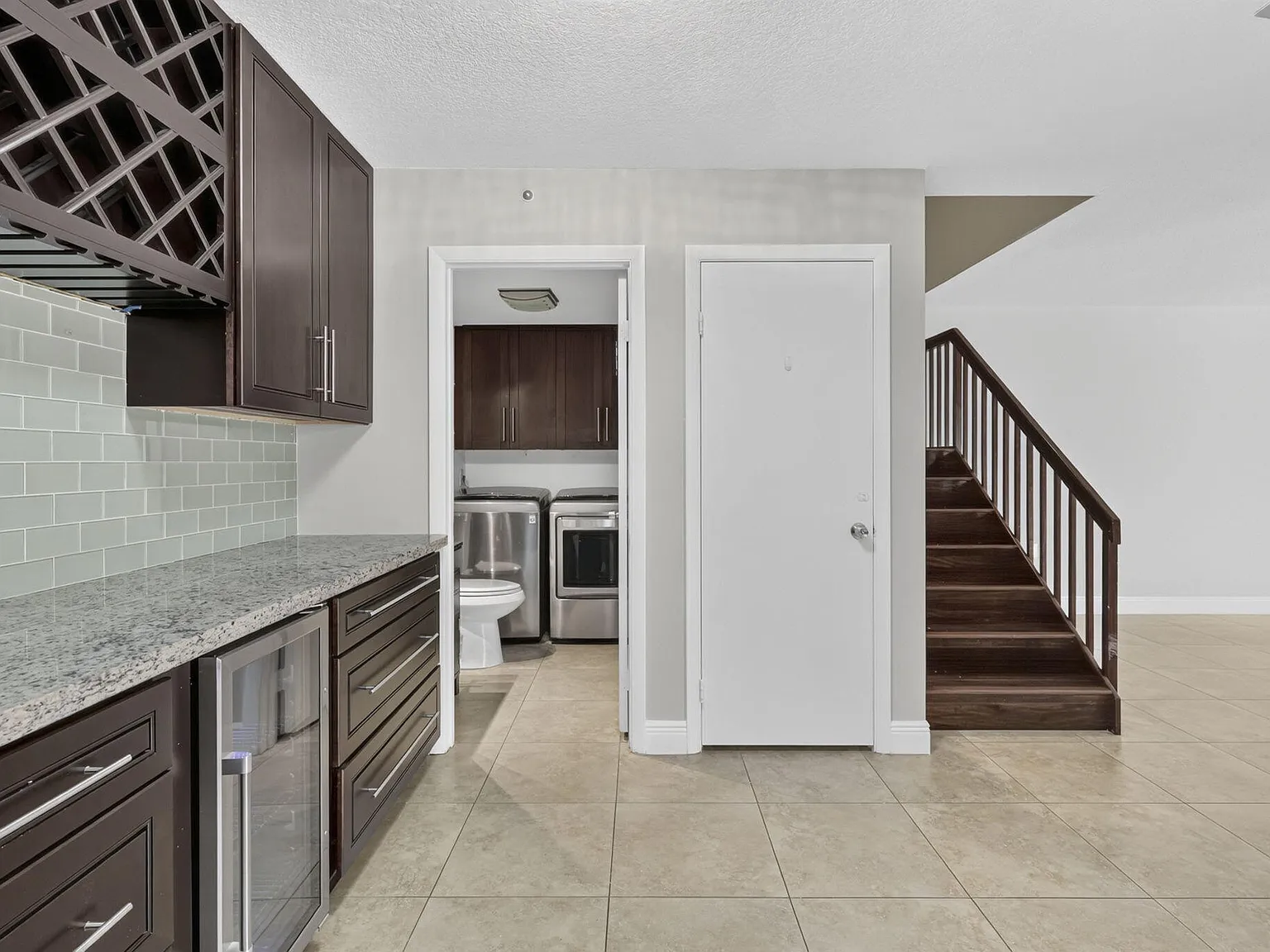 2 bed, 2.5 bath, 1288 sqft, $2,400 — Photo 4
