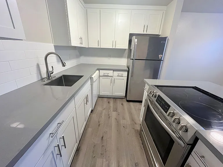 Northview Terrace — Photo 34