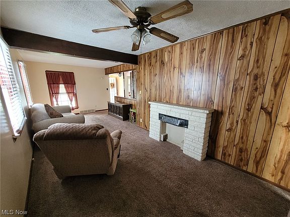 2nd image of 12420 Sprecher Ave