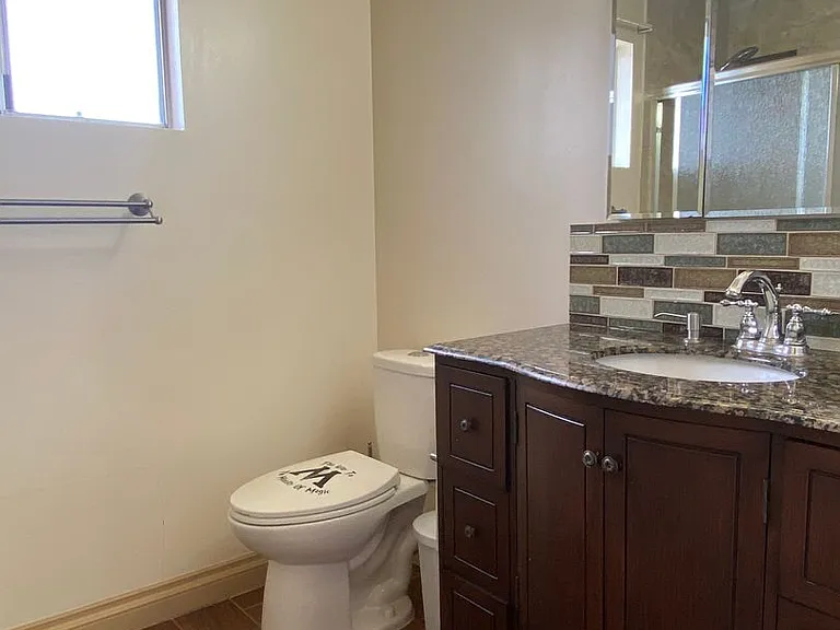 236 S Sunland St — Photo 10