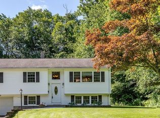 32 Schoolhouse Dr, Danbury, CT 06811