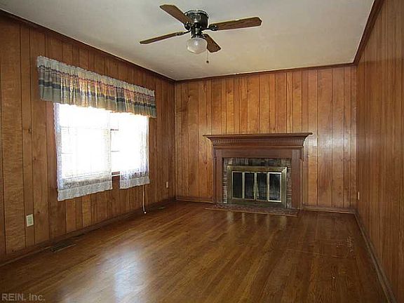 3rd image of 872 Costigan Dr