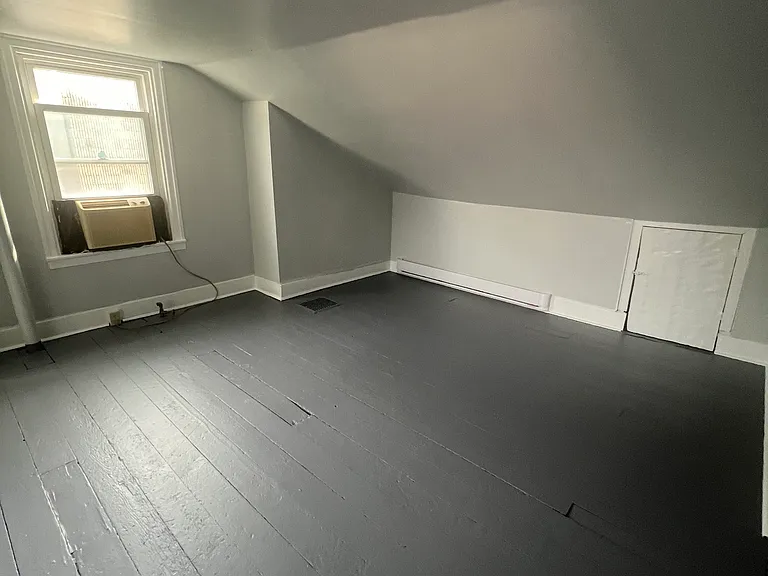 513 Edmond St #2 — Photo 8