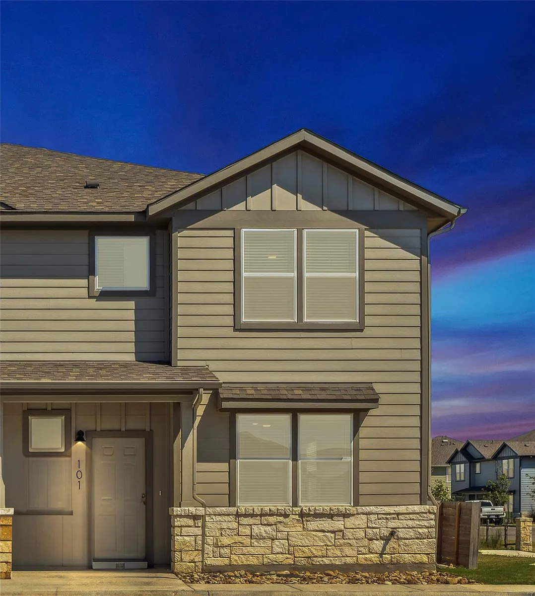 Building Photo - 705 Horseshoe Dr #1702