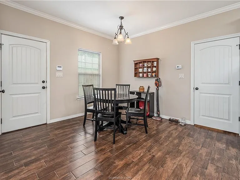 413 Ash St #411 — Photo 4