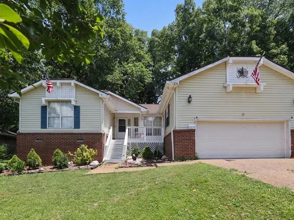 2560 Somerset Dr, Nashville, TN 37217