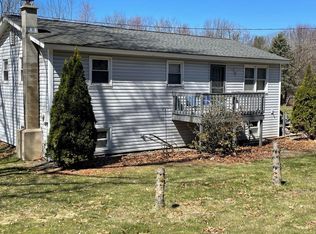 60 Gentes Rd, Essex Jct, VT 05452