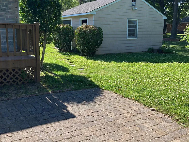 Woodlake Dr — Photo 33