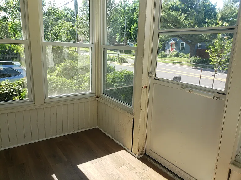 2709 Commercial Ave — Photo 2