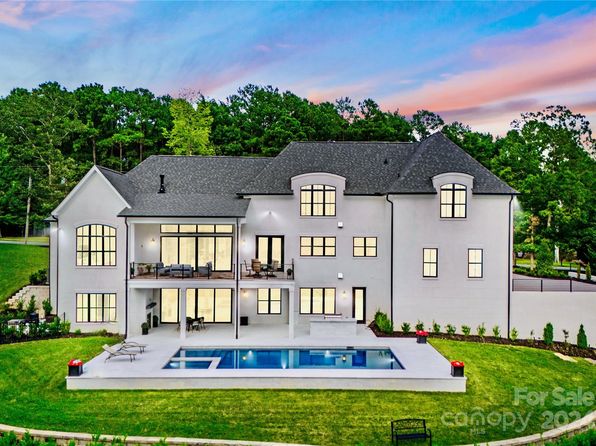 18304 Rosapenny Rd, Charlotte, NC 28278