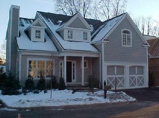 154 Pepper Rdg #14, Stamford, CT 06905