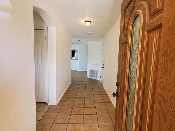 2nd image of 144 Latigo Ln