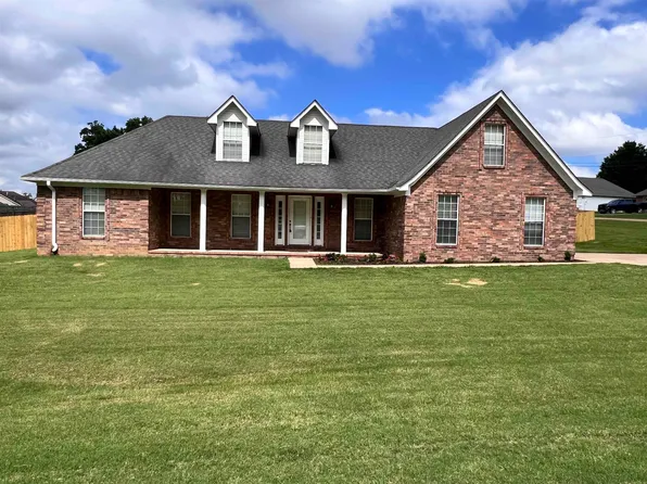 357 Sterling Farm Dr, Atoka, TN 38004