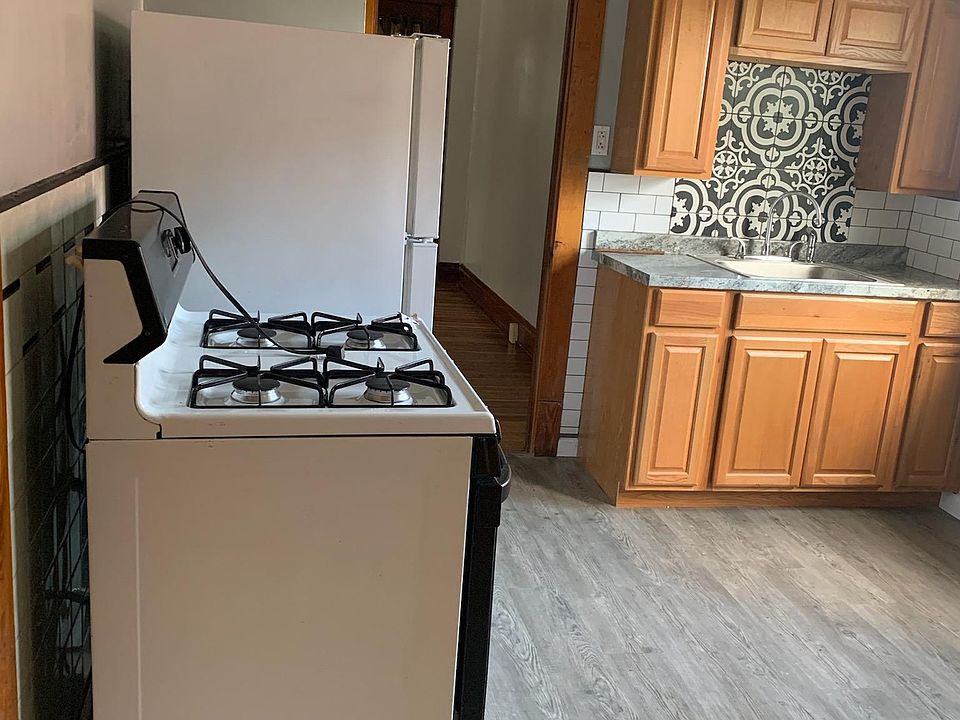 1st image of 175 Edgar Ave #1