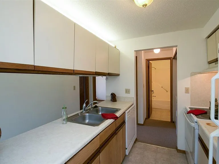 812 Benton Dr #11 — Photo 4