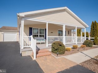9 Blackbird Ct, Bechtelsville, PA 19505