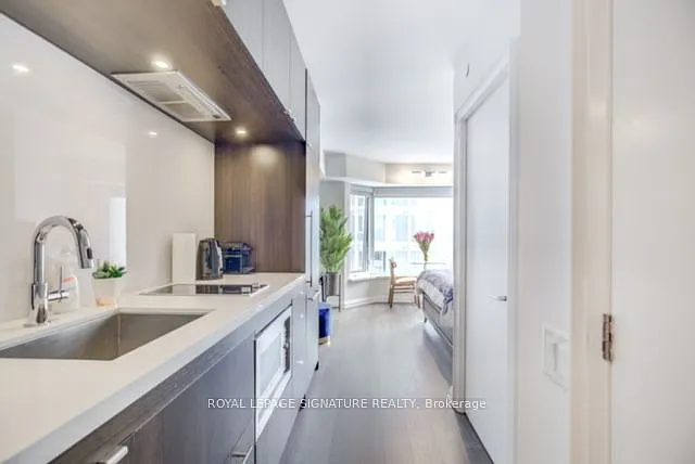 155 Yorkville Ave #1113 — Photo 3