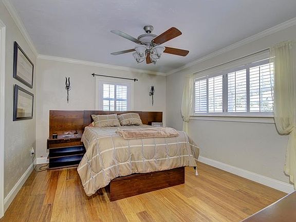 2nd image of 4217 Bay St NE