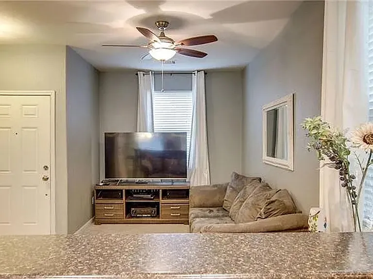5913 Red Bud Ridge Ln — Photo 3