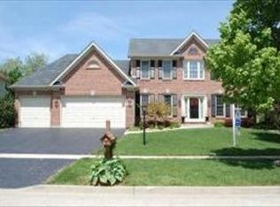 591 Tanager Ln, West Chicago, IL