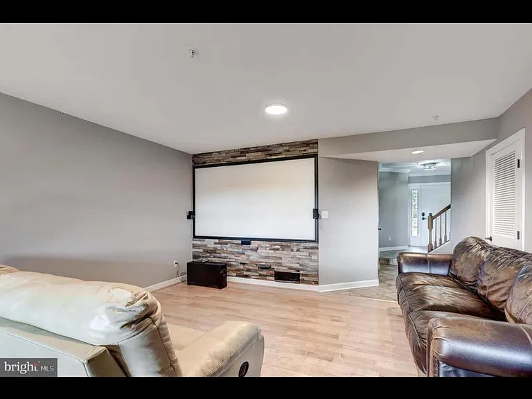 5914 Fox Glen Ct — Photo 4